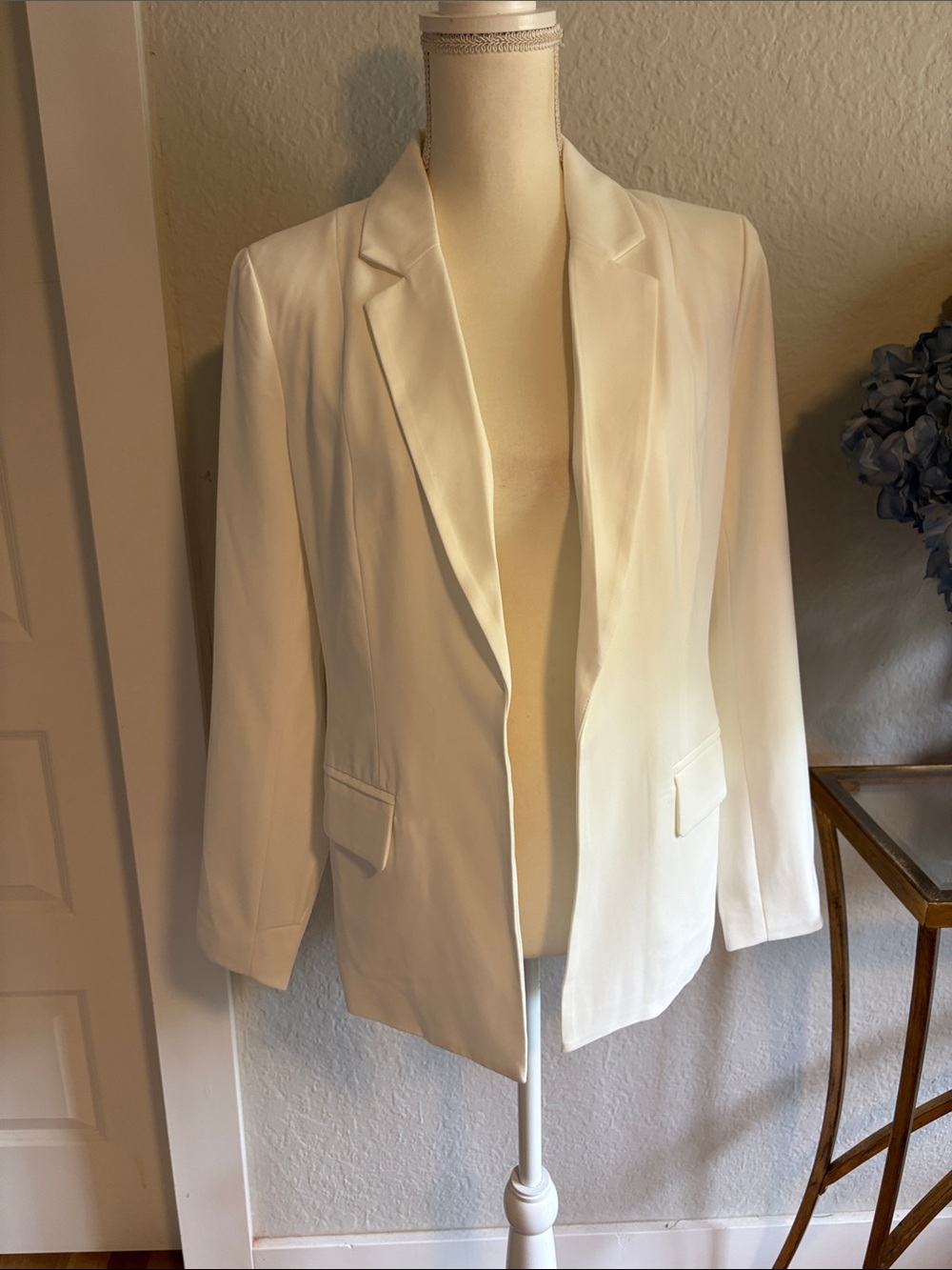 Women's Off White Open-Front Blazer Jacket
